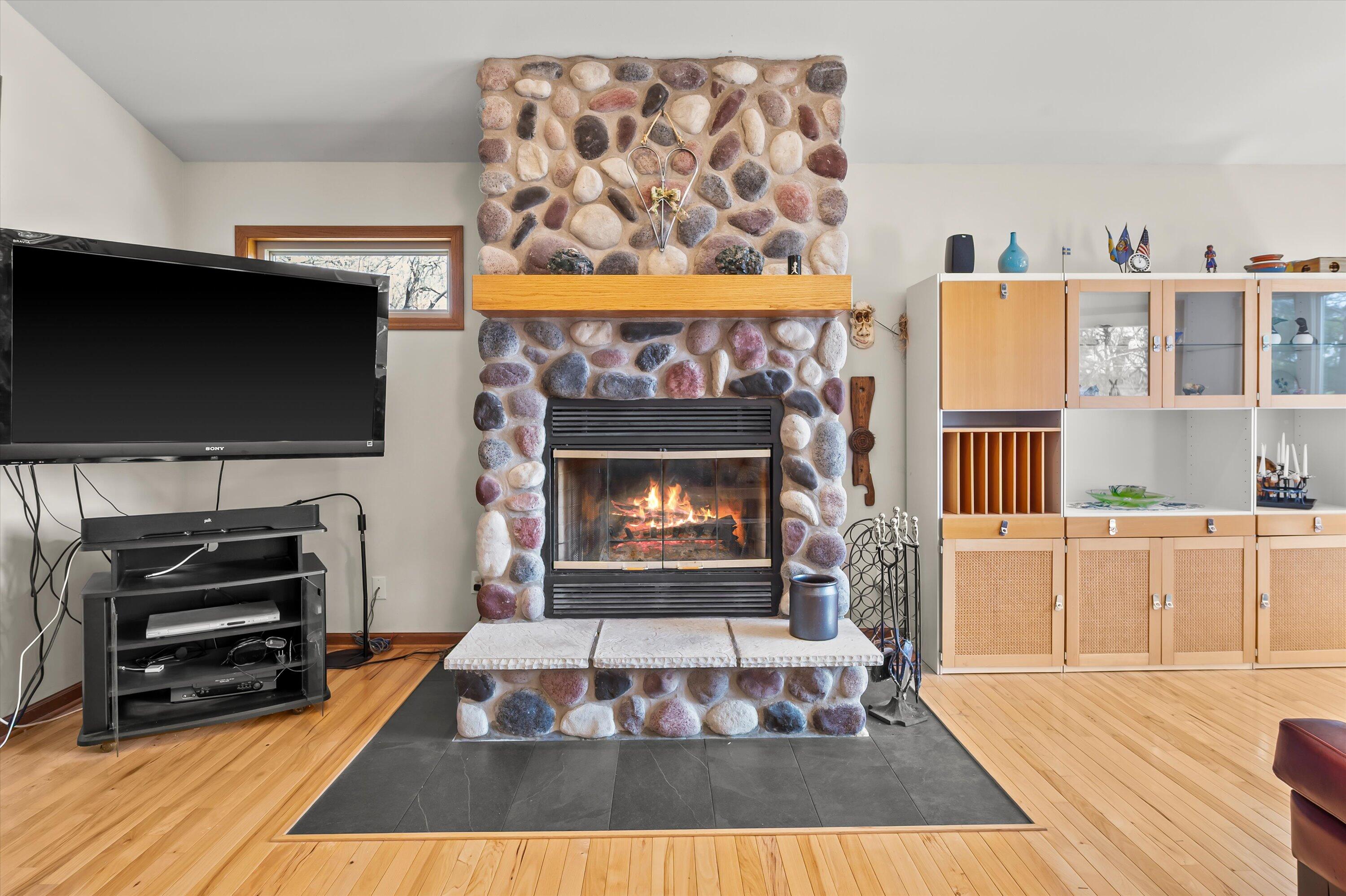 W303N2665 Maple Avenue Delafield, WI 53072 - Photo 14 of 50 Fireplace in GR