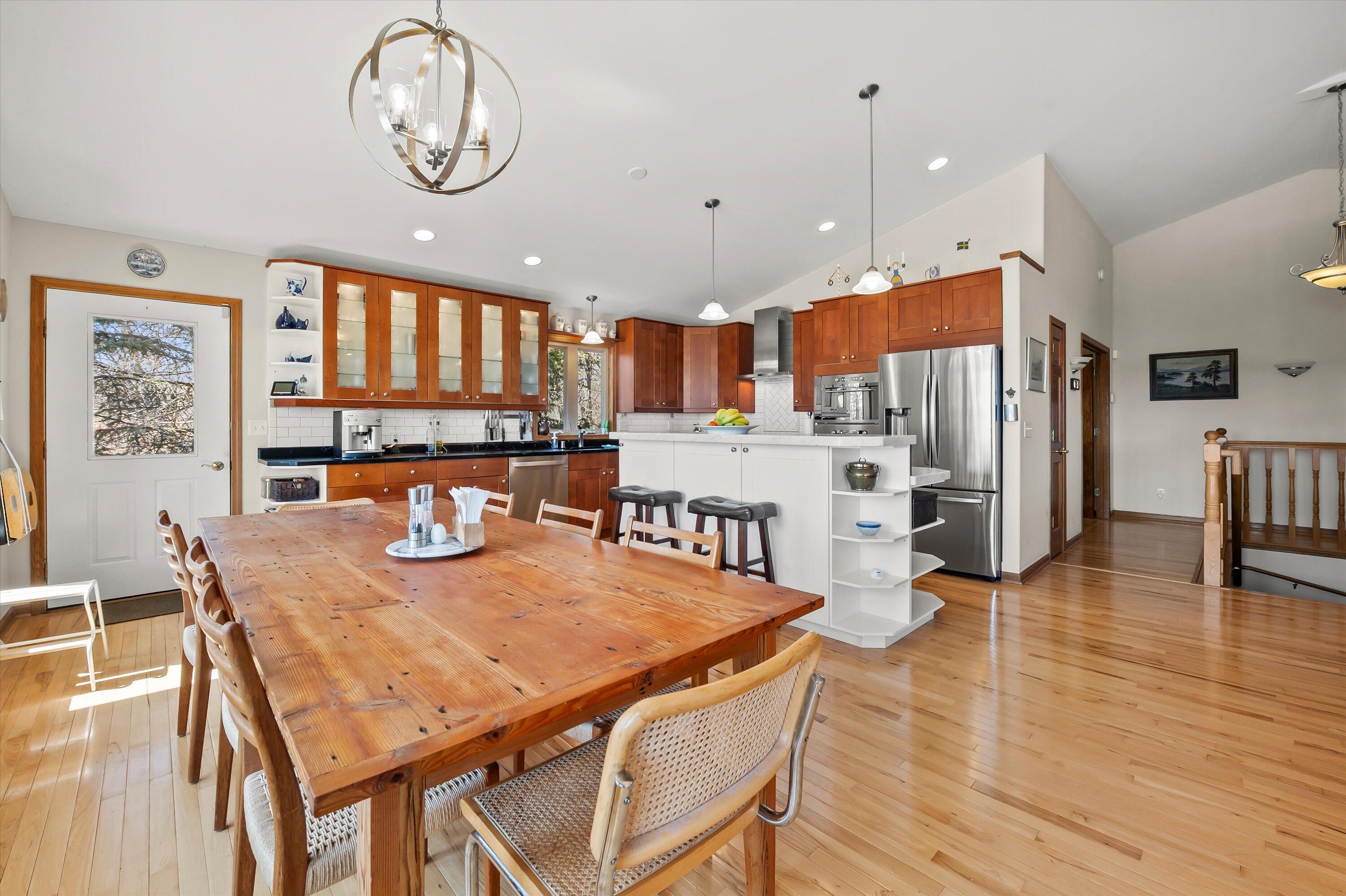 W303N2665 Maple Avenue Delafield, WI 53072 - Photo 17 of 50 Dining Area