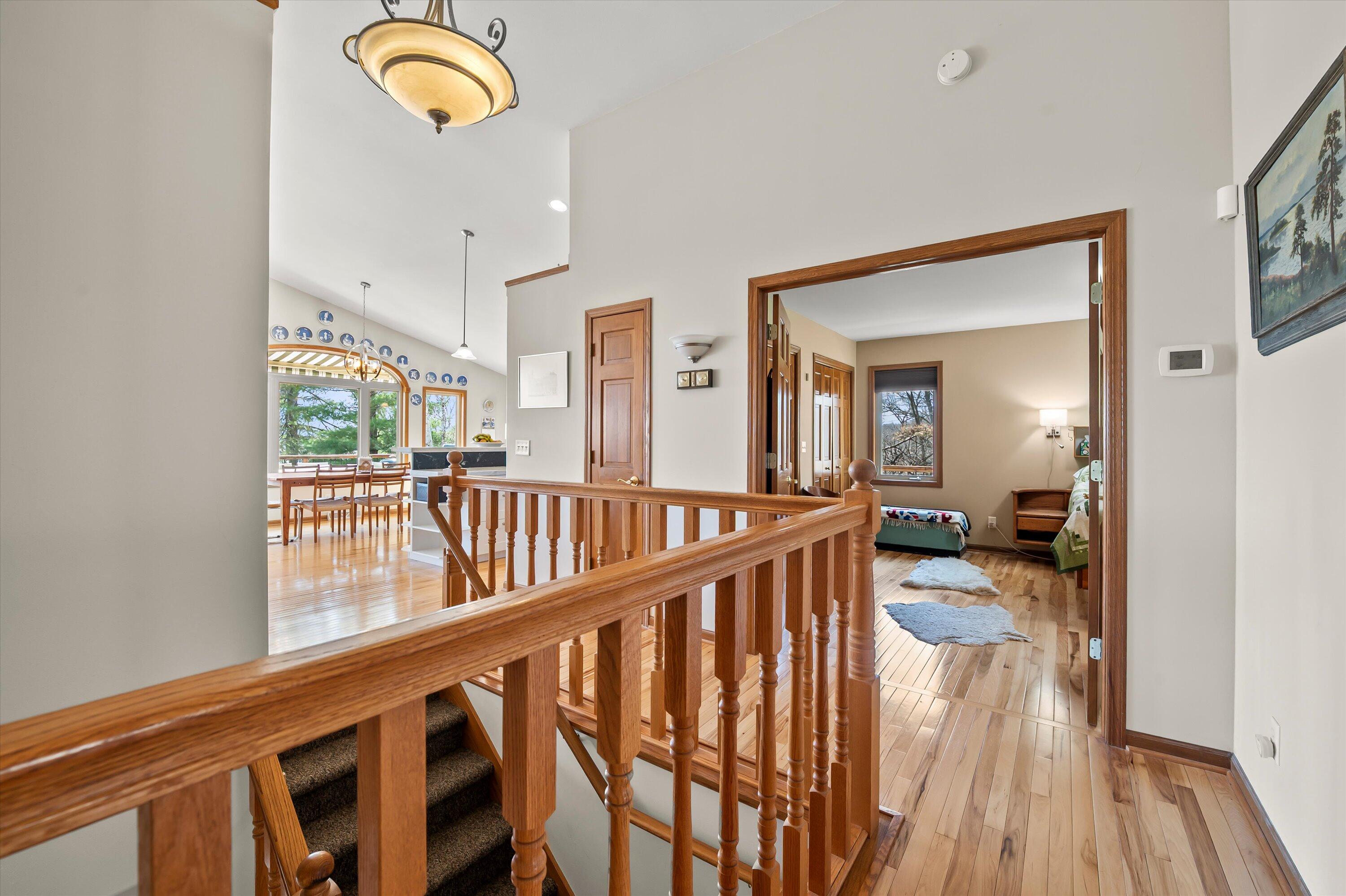 W303N2665 Maple Avenue Delafield, WI 53072 - Photo 33 of 50 Hallway