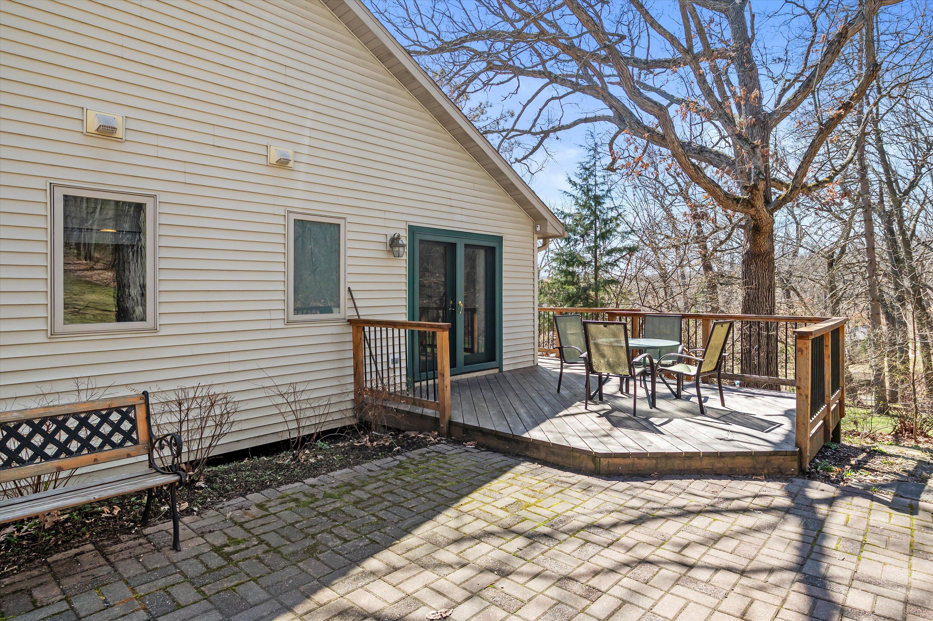 W303N2665 Maple Avenue Delafield, WI 53072 - Photo 34 of 50 Back Deck