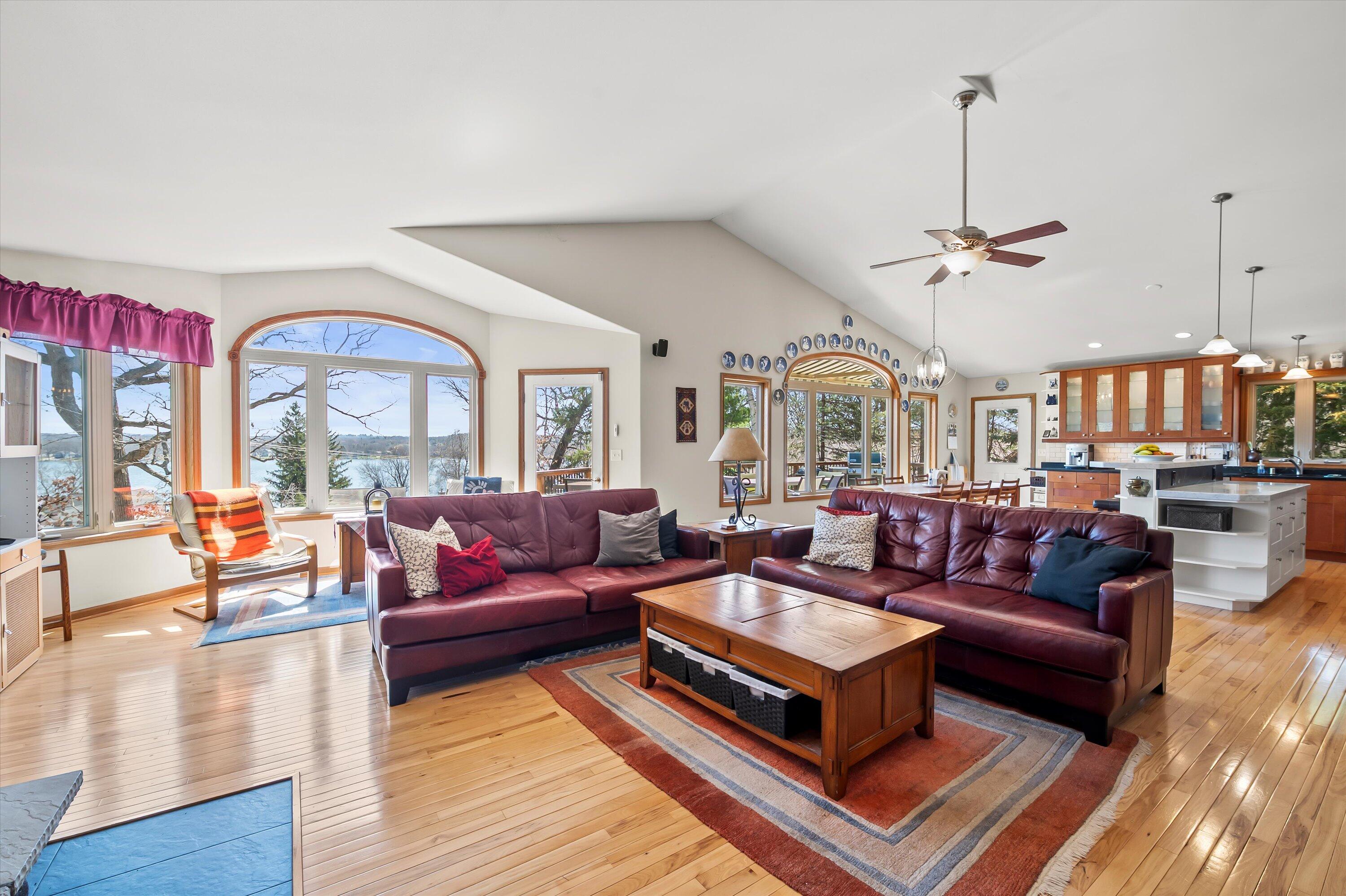 W303N2665 Maple Avenue Delafield, WI 53072 - Photo 4 of 50 Great Room