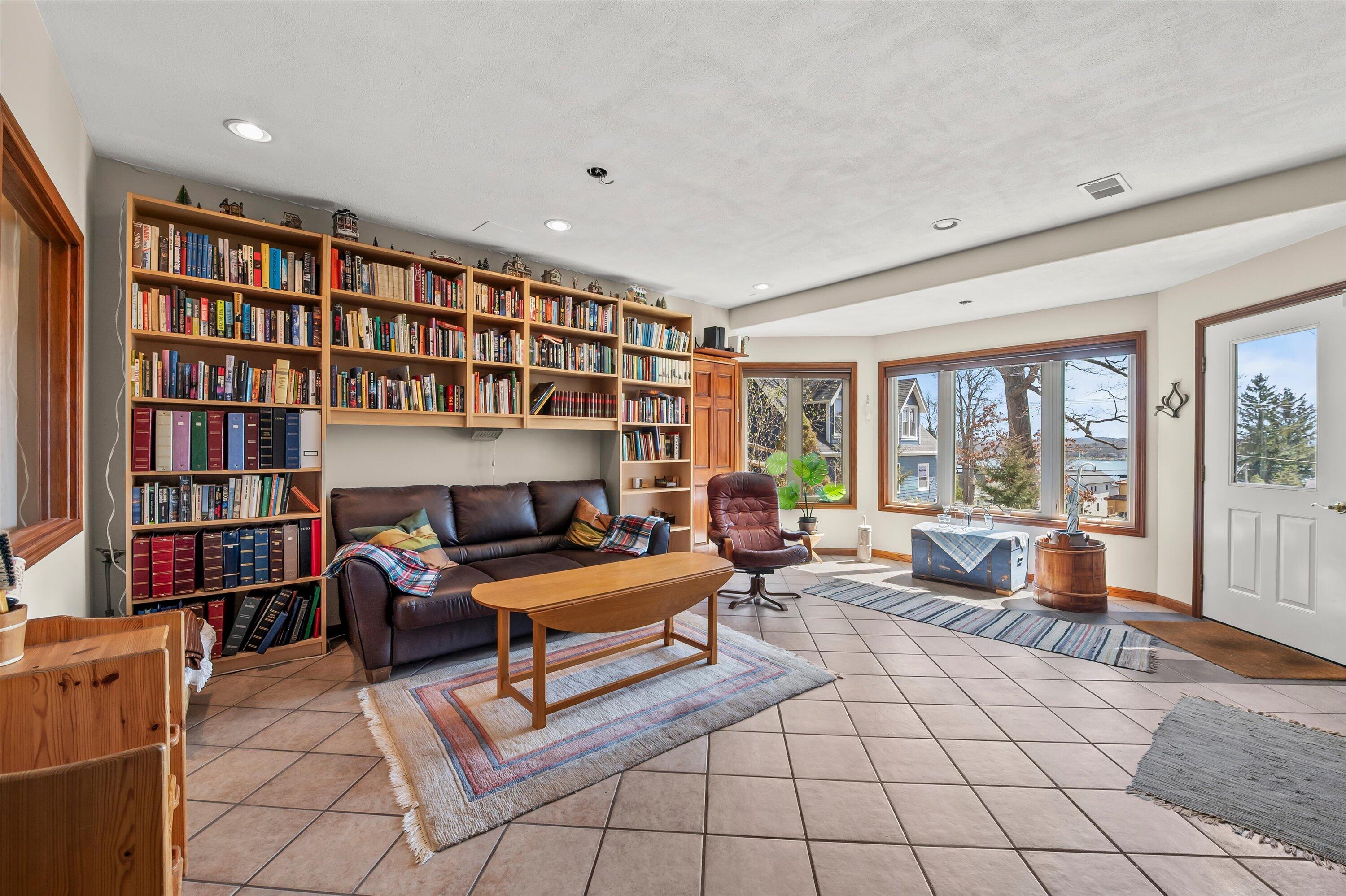 W303N2665 Maple Avenue Delafield, WI 53072 - Photo 7 of 50 LL Flex Space