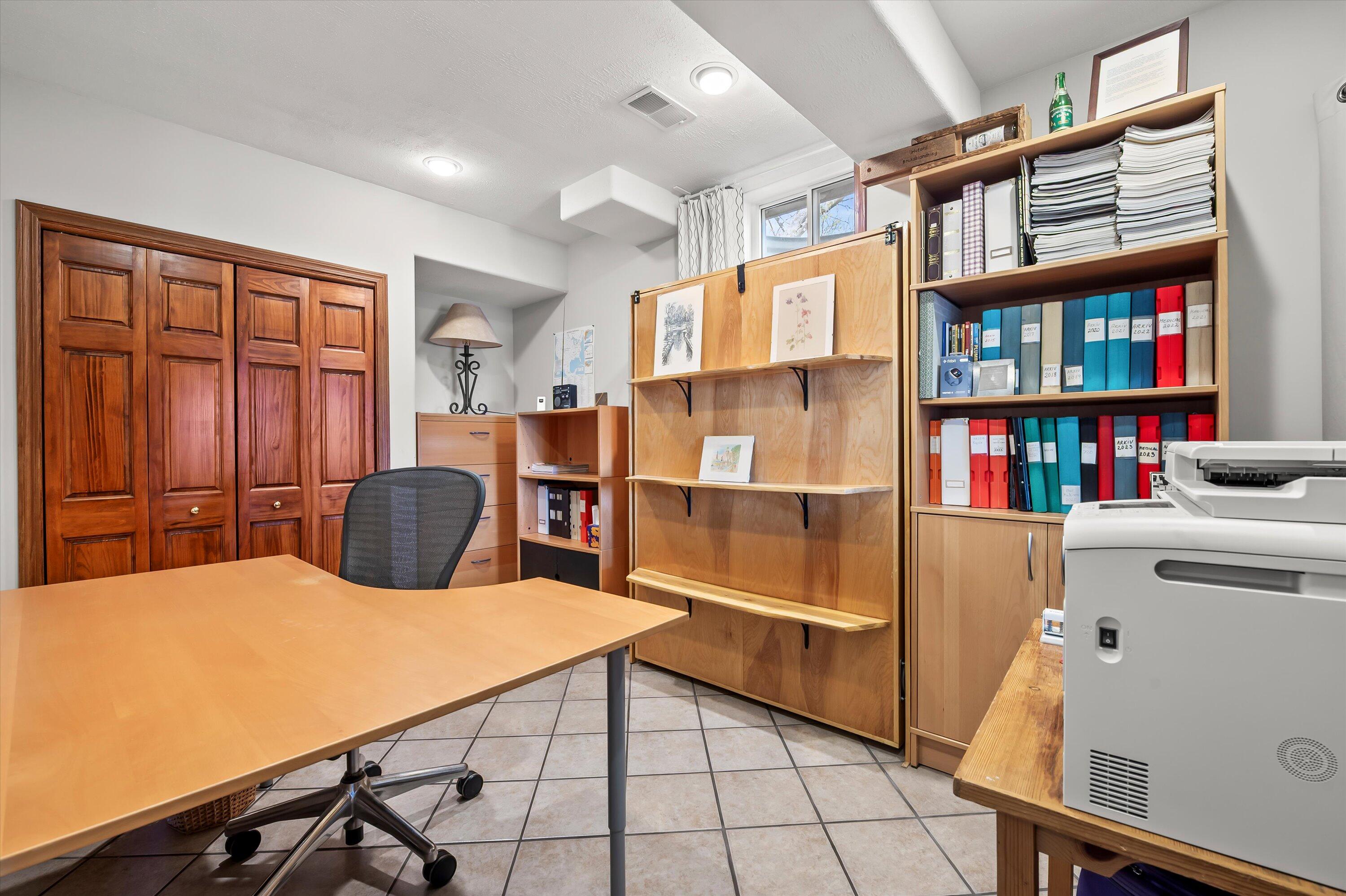 W303N2665 Maple Avenue Delafield, WI 53072 - Photo 10 of 50 LL Office