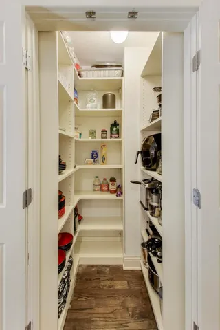 $1,100,000 | 1169 West Eddy Street, Unit 101, Chicago, IL 60657