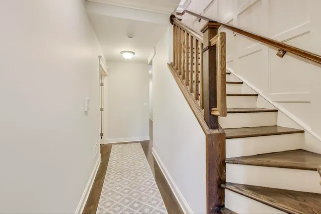 $1,100,000 | 1169 West Eddy Street, Unit 101, Chicago, IL 60657