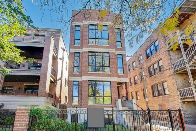 $1,100,000 | 1169 West Eddy Street, Unit 101, Chicago, IL 60657