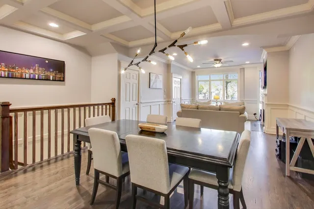 $1,100,000 | 1169 West Eddy Street, Unit 101, Chicago, IL 60657