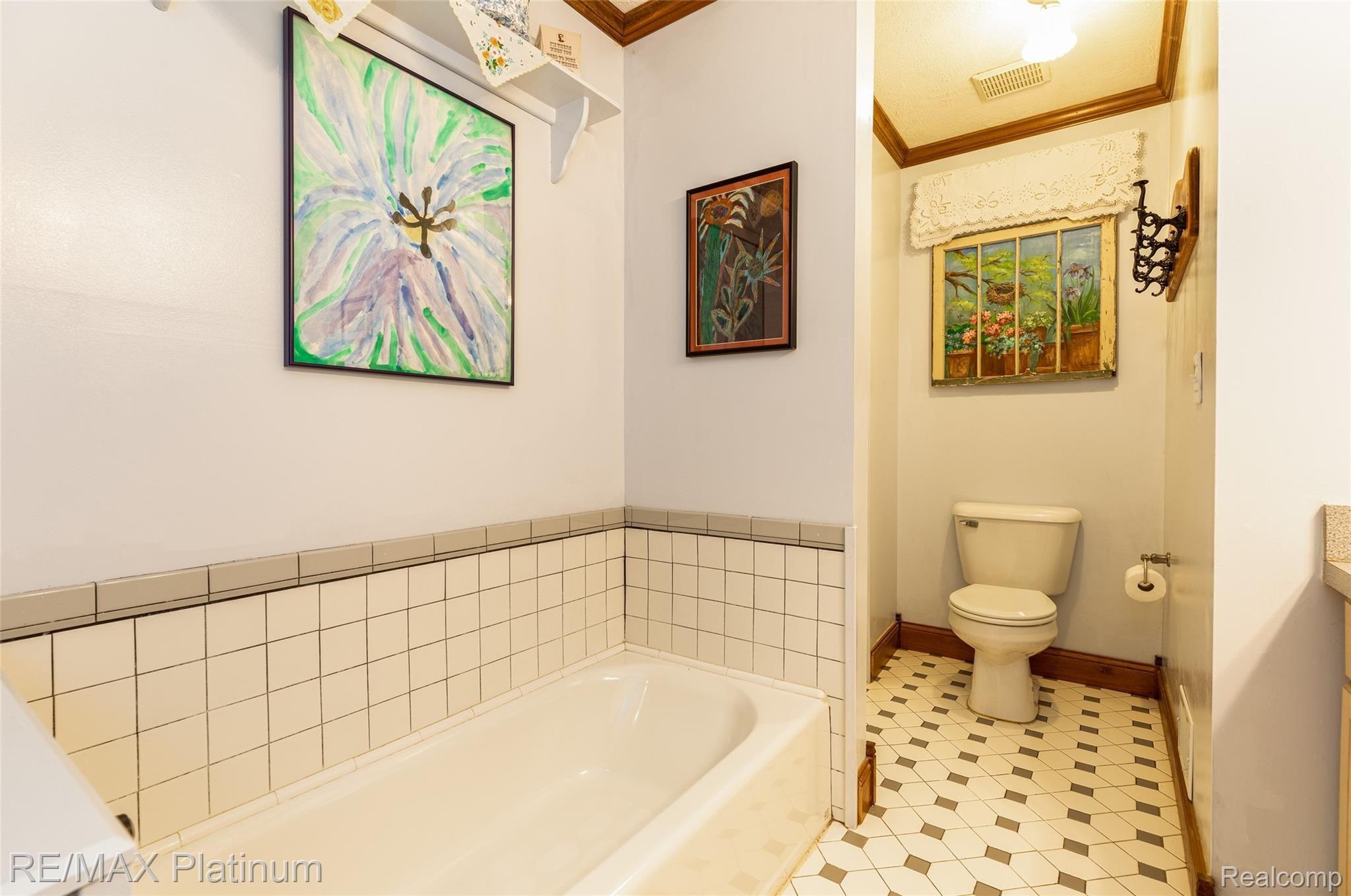 5275 Bullard Road Fenton, MI 48430 - Photo 28 of 69 47.Bathroom