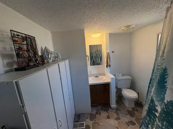 $240,000 | 30 Mission Road, Riverton, WY 82501