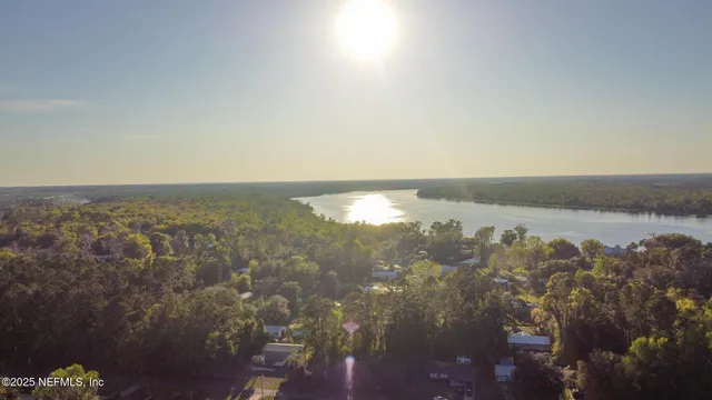 $260,000 | 104 Breezewood Circle, San Mateo, FL 32187