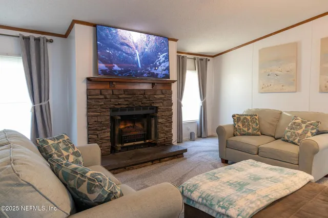 $260,000 | 104 Breezewood Circle, San Mateo, FL 32187