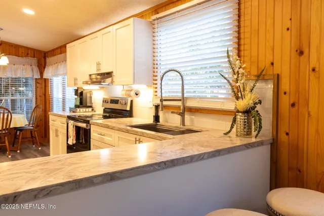 $260,000 | 104 Breezewood Circle, San Mateo, FL 32187