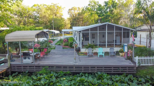 $260,000 | 104 Breezewood Circle, San Mateo, FL 32187