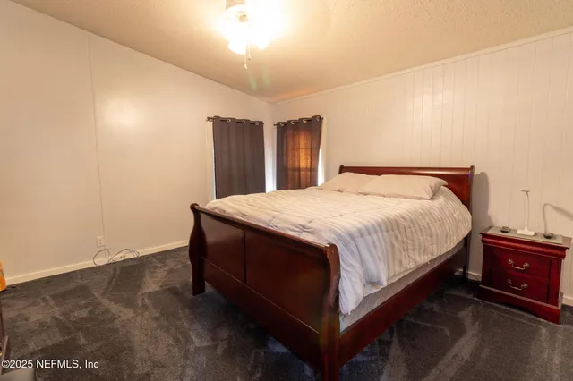 $260,000 | 104 Breezewood Circle, San Mateo, FL 32187