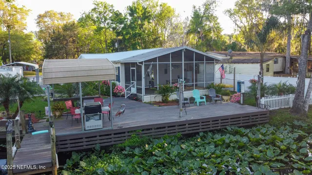 $260,000 | 104 Breezewood Circle, San Mateo, FL 32187