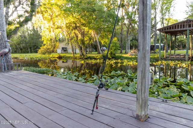 $260,000 | 104 Breezewood Circle, San Mateo, FL 32187