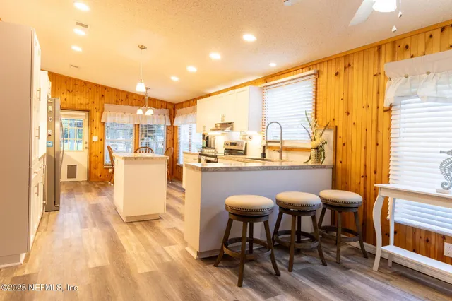 $260,000 | 104 Breezewood Circle, San Mateo, FL 32187