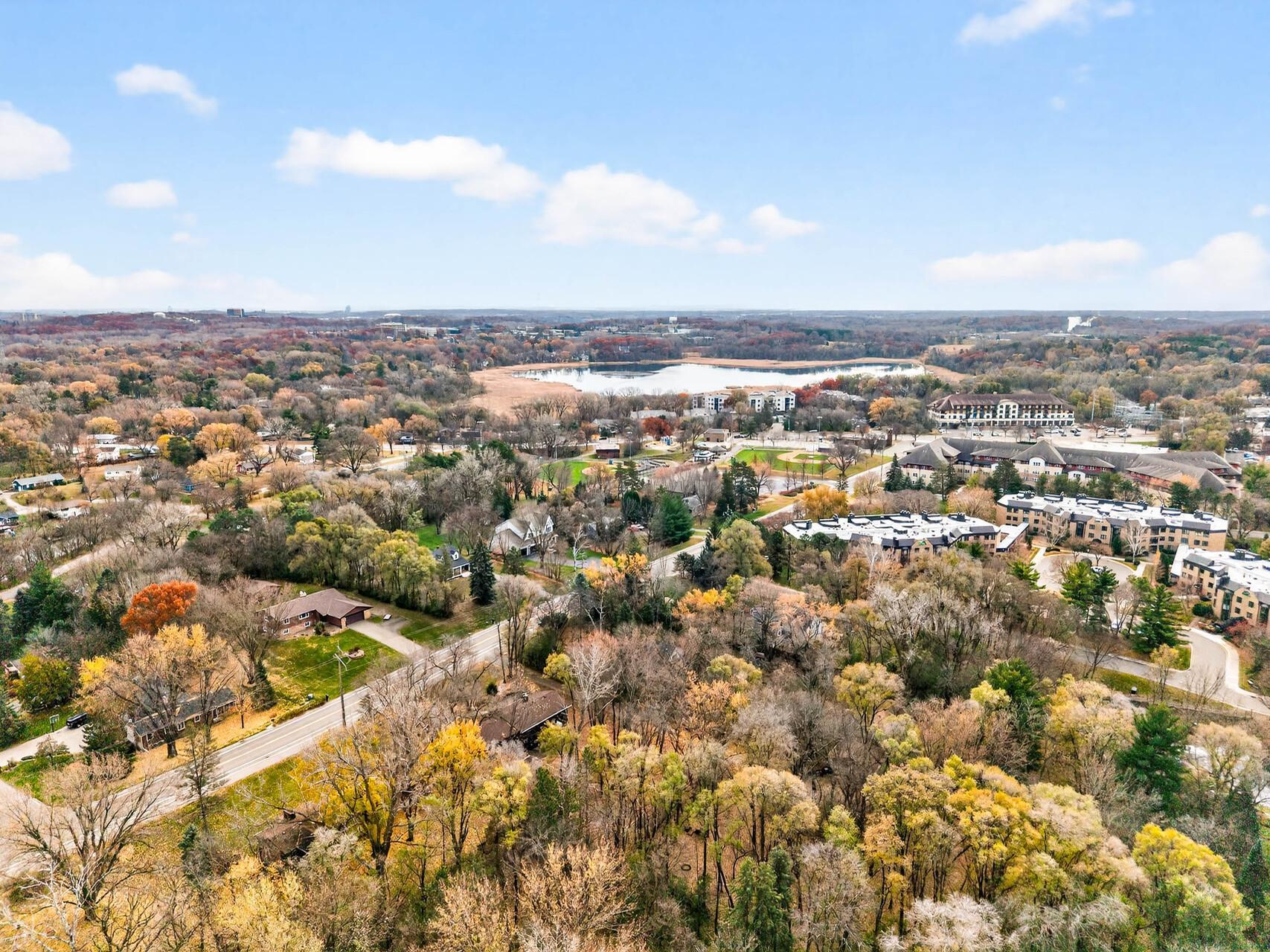 5146 Woodhill Road Minnetonka, MN 55345 - Photo 33 of 35