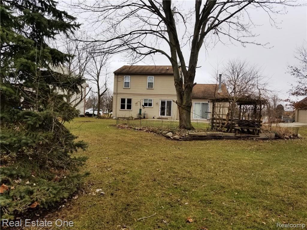 24626 Jamestowne Road Novi, MI 48375 - Photo 3 of 4