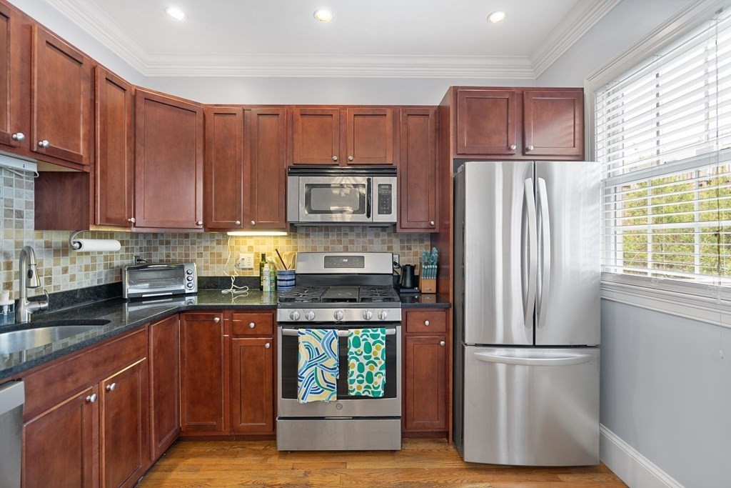 72 Baxter Street, Unit 72 Boston, MA 02127 - Photo 11 of 31