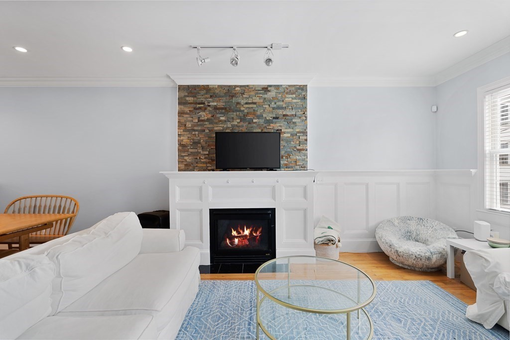 72 Baxter Street, Unit 72 Boston, MA 02127 - Photo 3 of 31