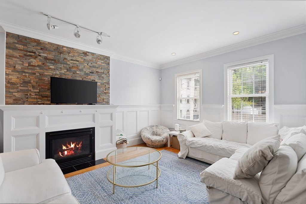 72 Baxter Street, Unit 72 Boston, MA 02127 - Photo 4 of 31