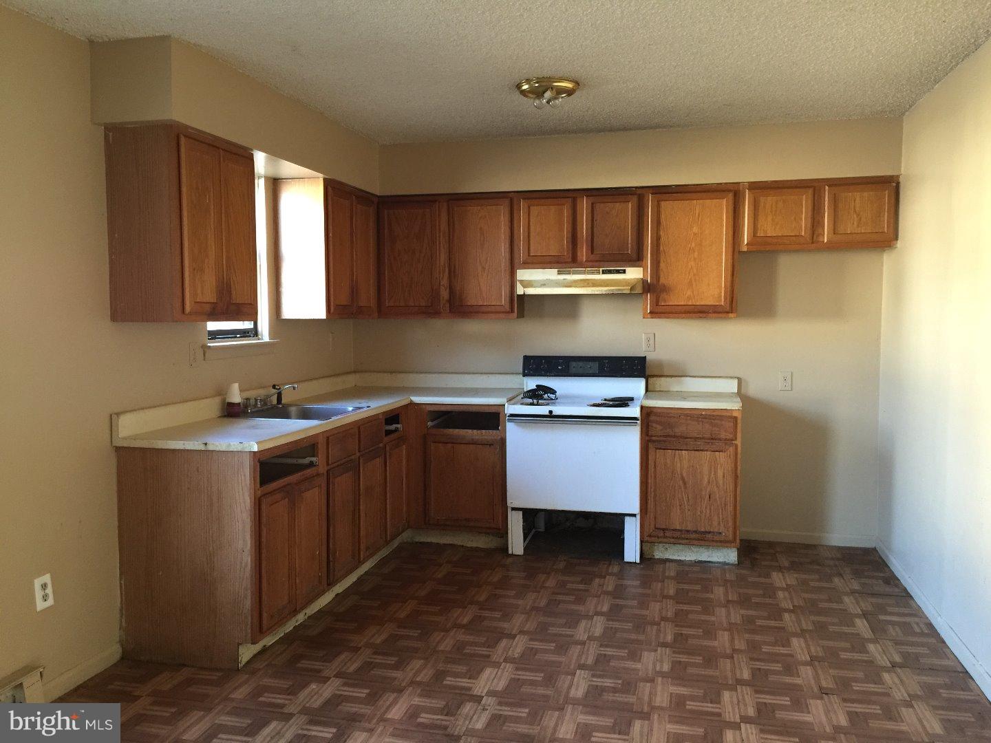 154 Hampshire Road Sicklerville, NJ 08081 - Photo 7 of 11