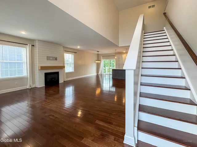 $3,300 | 10 Cypress Street, Ballston, NY 12019