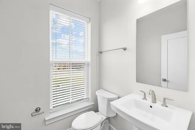 $898,500 | 23158 Horseshoe Trl Square, Ashburn, VA 20148