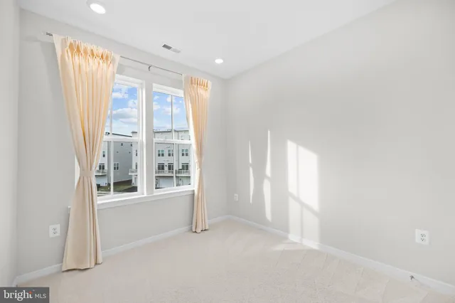 $898,500 | 23158 Horseshoe Trl Square, Ashburn, VA 20148