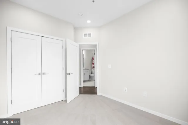 $898,500 | 23158 Horseshoe Trl Square, Ashburn, VA 20148