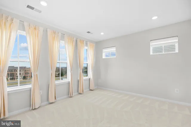 $898,500 | 23158 Horseshoe Trl Square, Ashburn, VA 20148