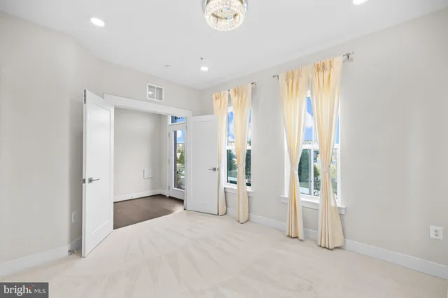 $898,500 | 23158 Horseshoe Trl Square, Ashburn, VA 20148