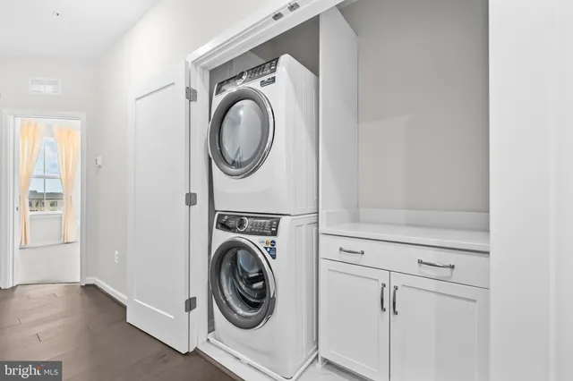 $898,500 | 23158 Horseshoe Trl Square, Ashburn, VA 20148