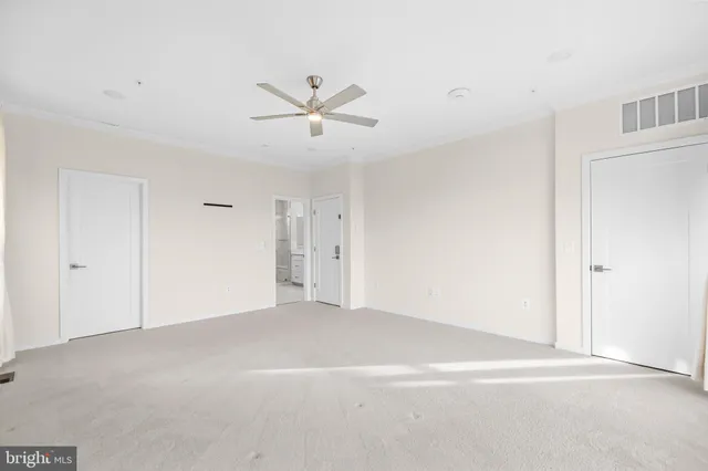 $898,500 | 23158 Horseshoe Trl Square, Ashburn, VA 20148