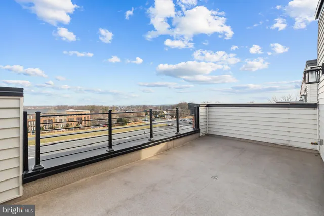 $898,500 | 23158 Horseshoe Trl Square, Ashburn, VA 20148