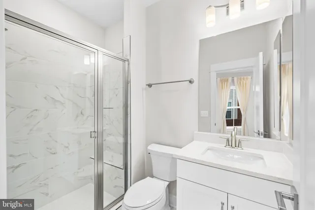 $898,500 | 23158 Horseshoe Trl Square, Ashburn, VA 20148