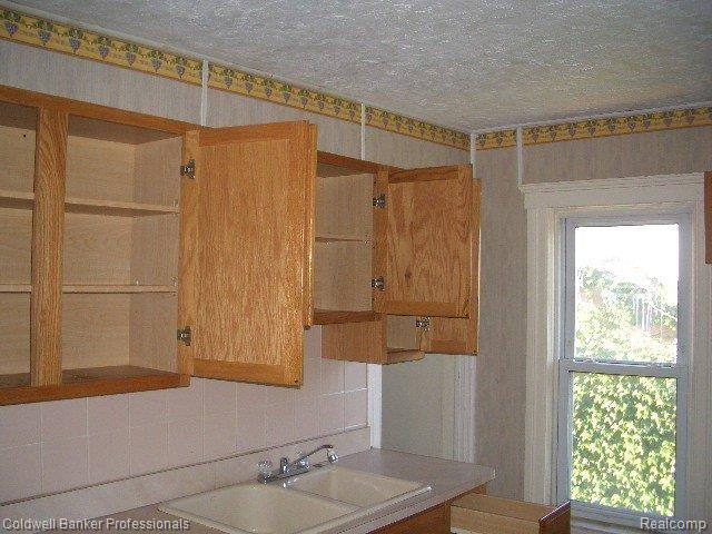 3626 Cadieux Road Detroit, MI 48224 - Photo 16 of 21 3626 020