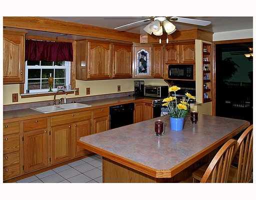 247 Nelson Run Road Pittsburgh, PA 15237 - Photo 3 of 12 Kitchen.