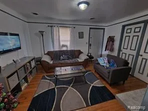 $139,900 | 1600 Woodward Heights, Ferndale, MI 48220