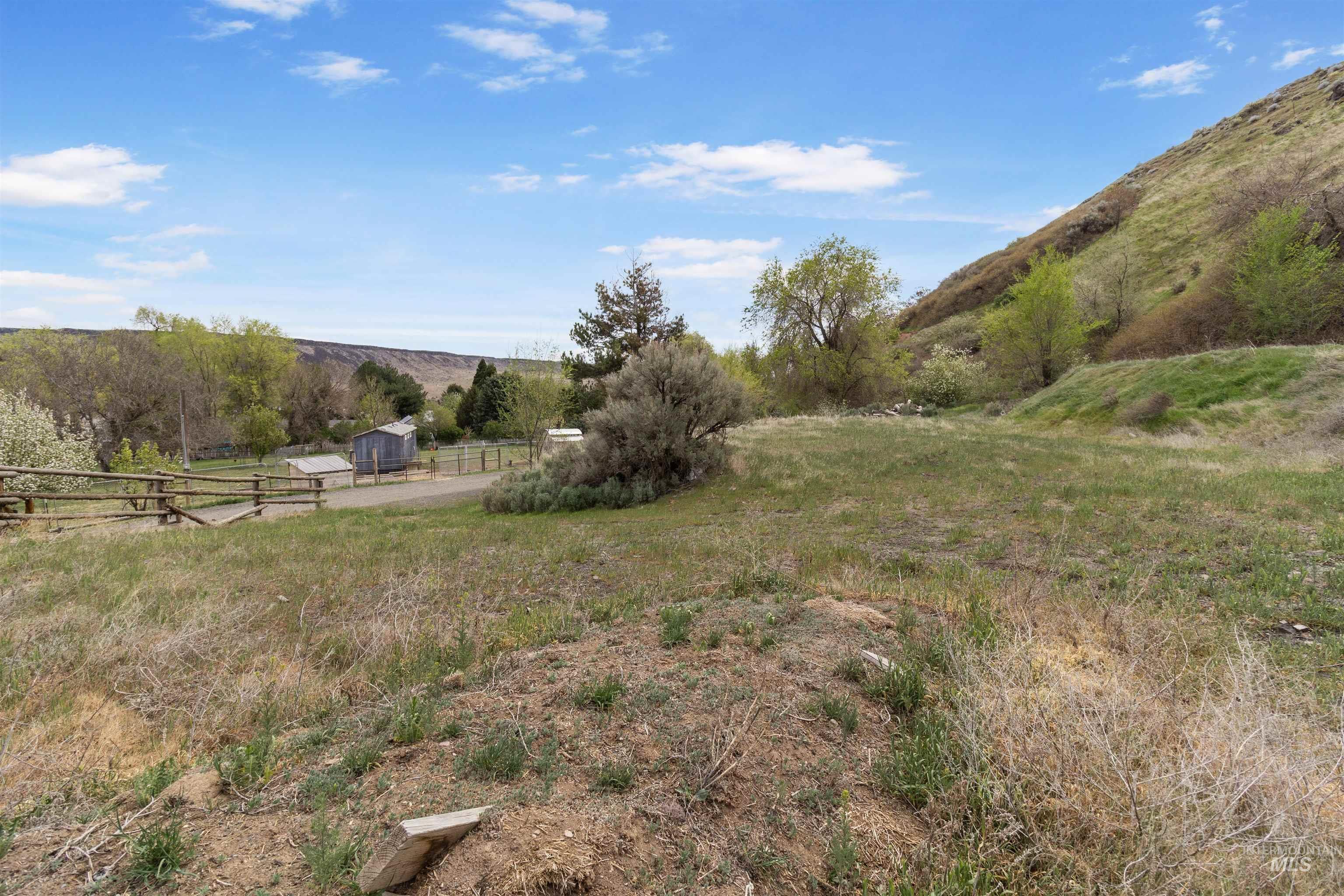 4785 A River Road Buhl, ID 83316 - Photo 6 of 28