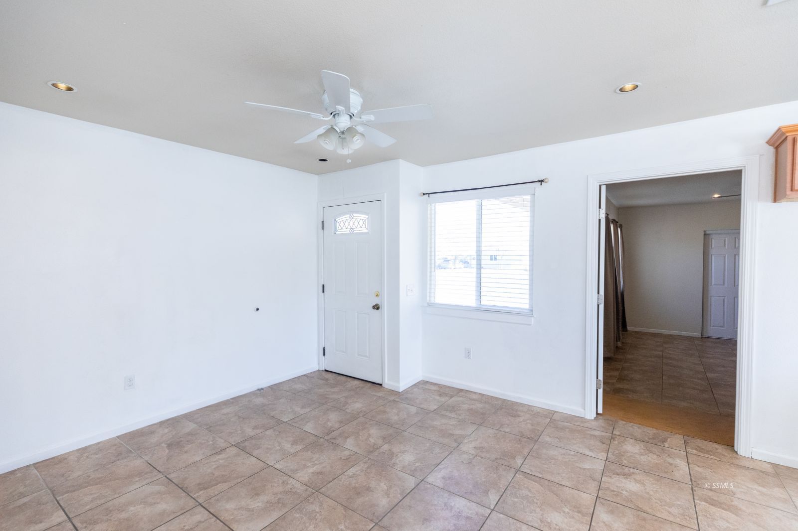 247 North Norma Street Ridgecrest, CA 93555 - Photo 4 of 31 a view of an empty room