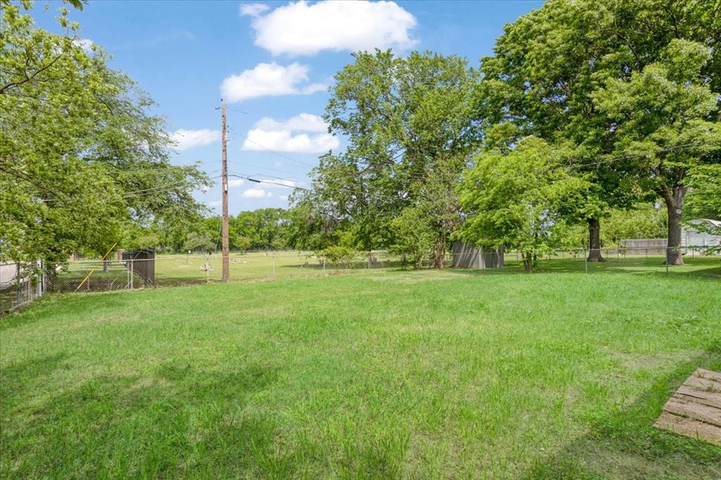 1829 Ridgewood Road Denison, TX 75020 - Photo 21 of 25