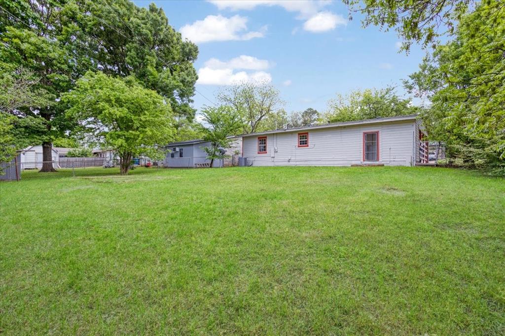 1829 Ridgewood Road Denison, TX 75020 - Photo 22 of 25