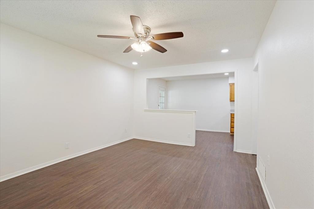 1829 Ridgewood Road Denison, TX 75020 - Photo 4 of 25