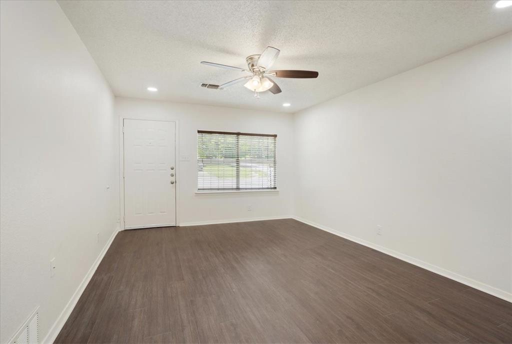 1829 Ridgewood Road Denison, TX 75020 - Photo 5 of 25