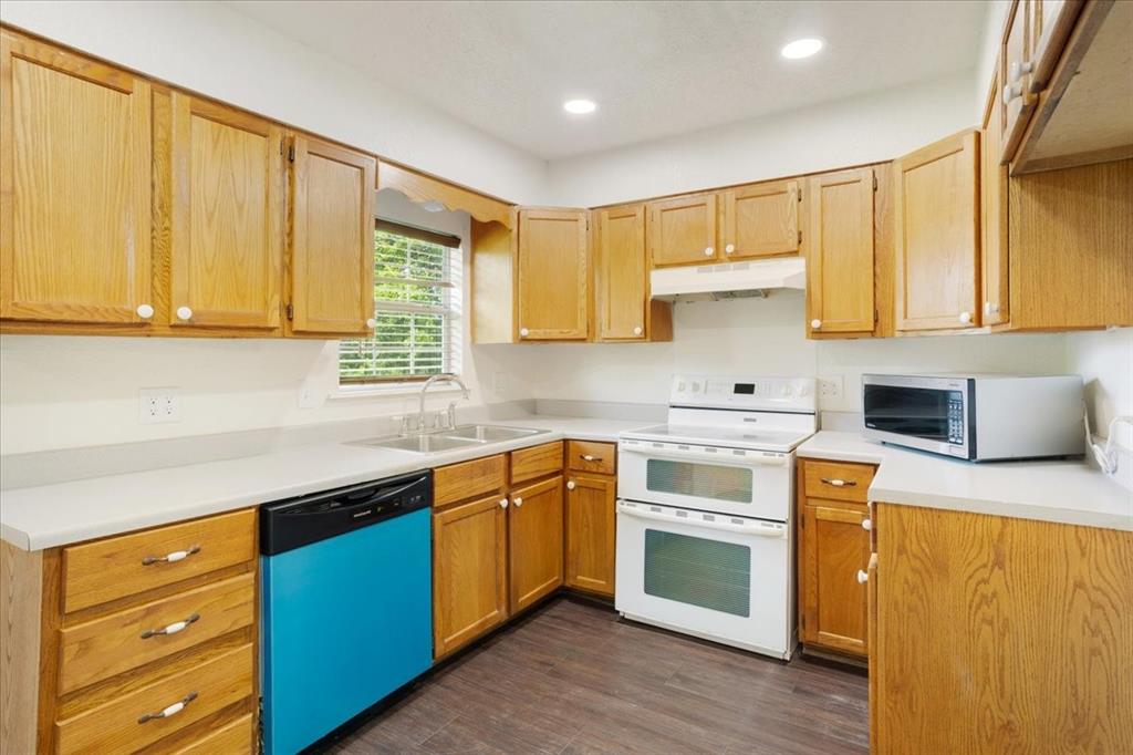 1829 Ridgewood Road Denison, TX 75020 - Photo 7 of 25