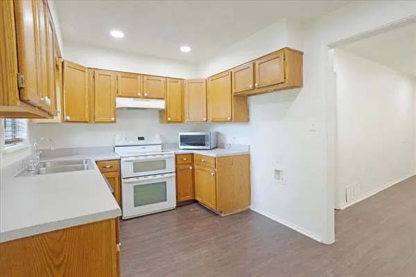 $1,375 | 1829 Ridgewood Road, Denison, TX 75020