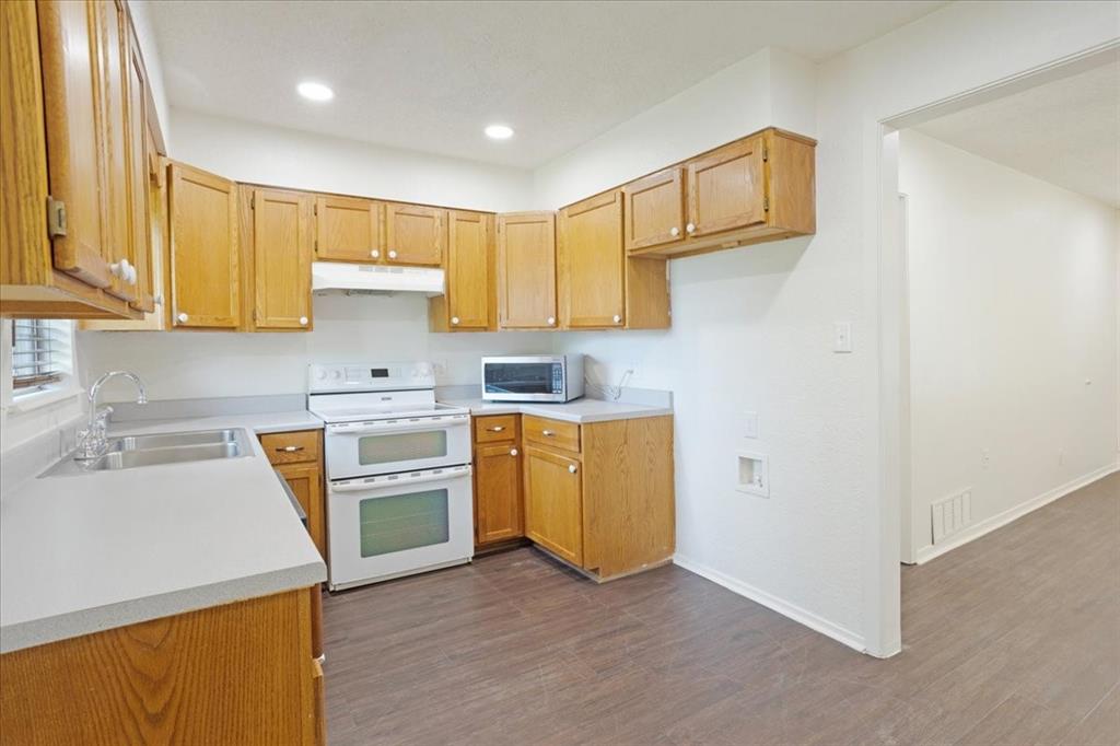 1829 Ridgewood Road Denison, TX 75020 - Photo 8 of 25