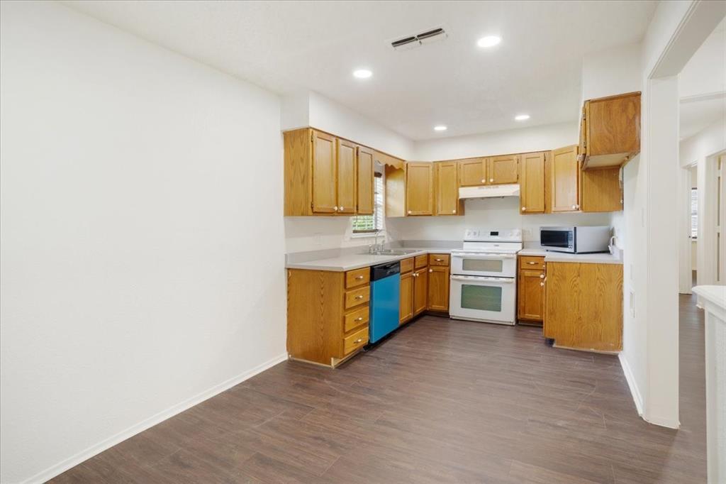 1829 Ridgewood Road Denison, TX 75020 - Photo 9 of 25